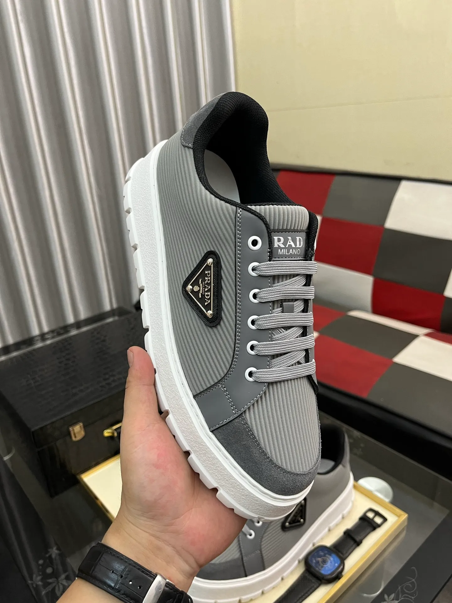 Men's Men's Shoes💰440⌚️⌚️《PRADA*》The latest and most popular casual shoes, top brand [seduce] luxury~purchasing agent, top~quality. [Strong] The upper is made of imported breathable special materials ➕ breathable feet (•) with fine workmanship. Original stylish and stylish soft rubber wear-resistant outsole, light and comfortable on the foot, size: 38-445️⃣colors available